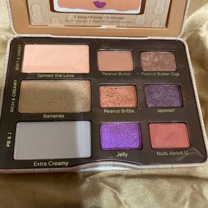 💥Too faced Peanut Butter and Jelly eyeshadow palette💥